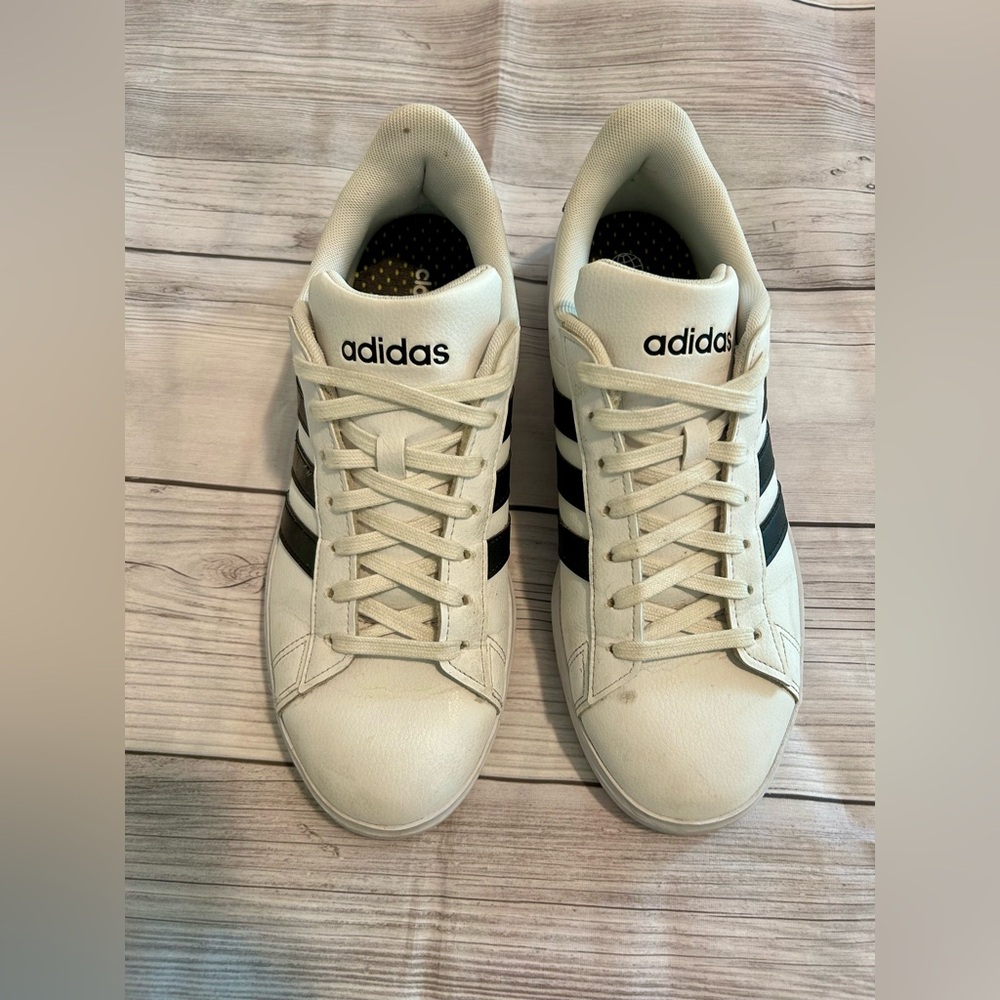 Adidas - Women’s Superstar Shoes - Size 9.5